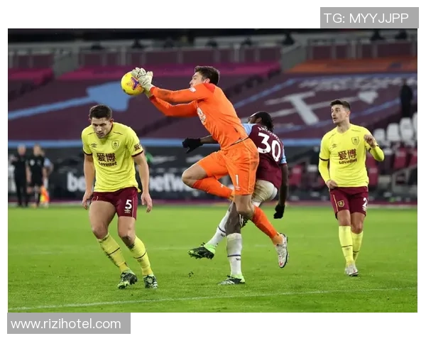 桑托斯拉古纳迎战瓜达拉力争主场胜利展现球队实力